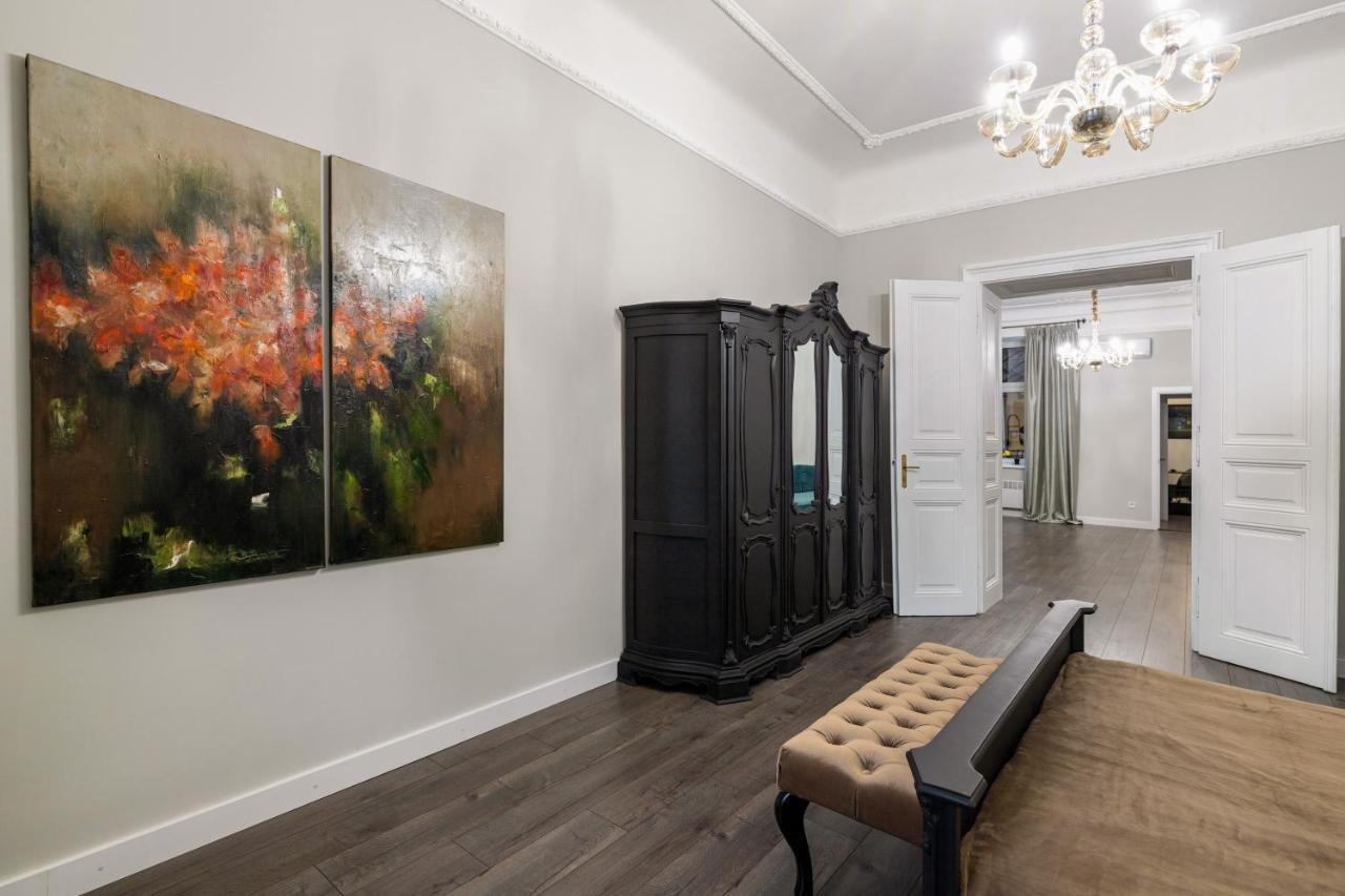 לבוב 3 Room Apartments , Rohatyntsyv Street מראה חיצוני תמונה